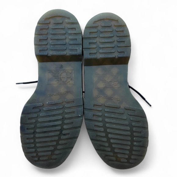 Dr. Martens iconic 1460 Black Leather Combat Boots - The Original - Women's sz 8 - Picture 7 of 9